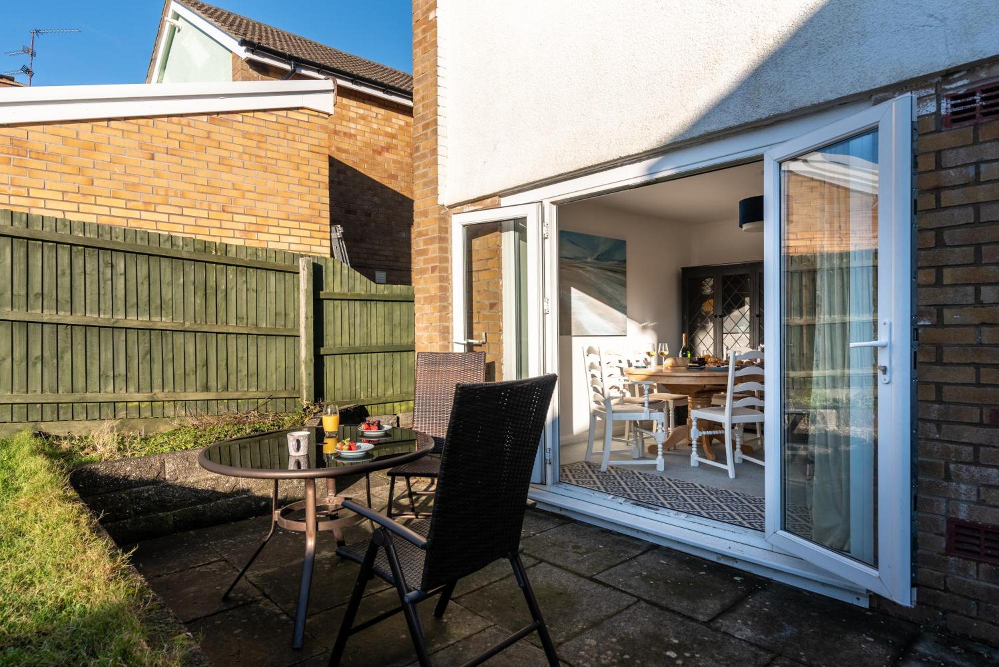 Port View House 3-Bedroom Self Catering Family Home With Garden Near Cardiff Eksteriør bilde